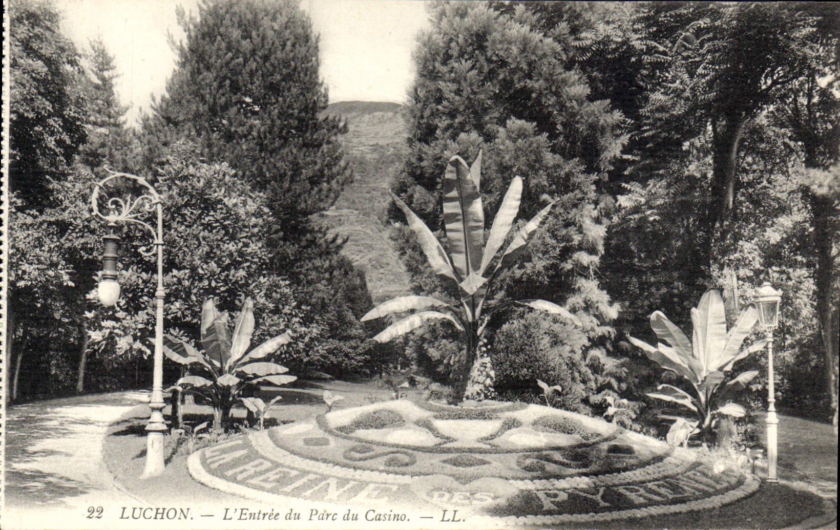 CPA Luchon L'Entree du Parc du Casino 