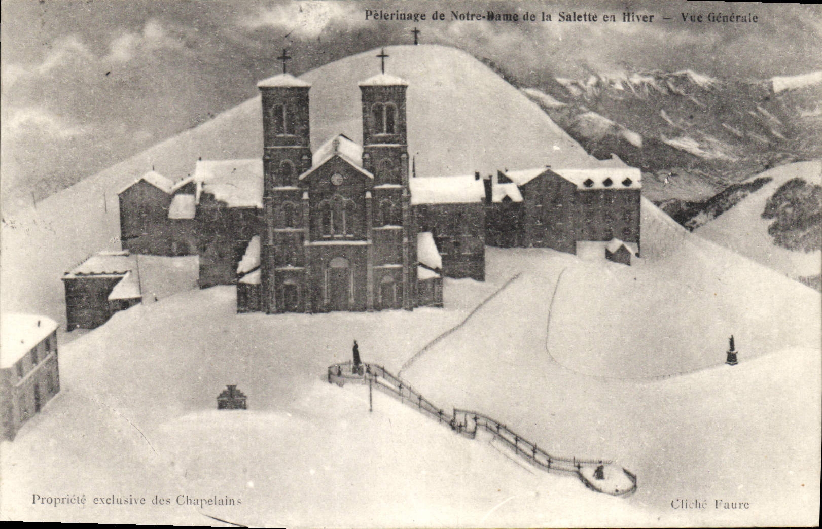 CPA Pelerinage de Notre Dame de La Salette en hiver Vue generale 