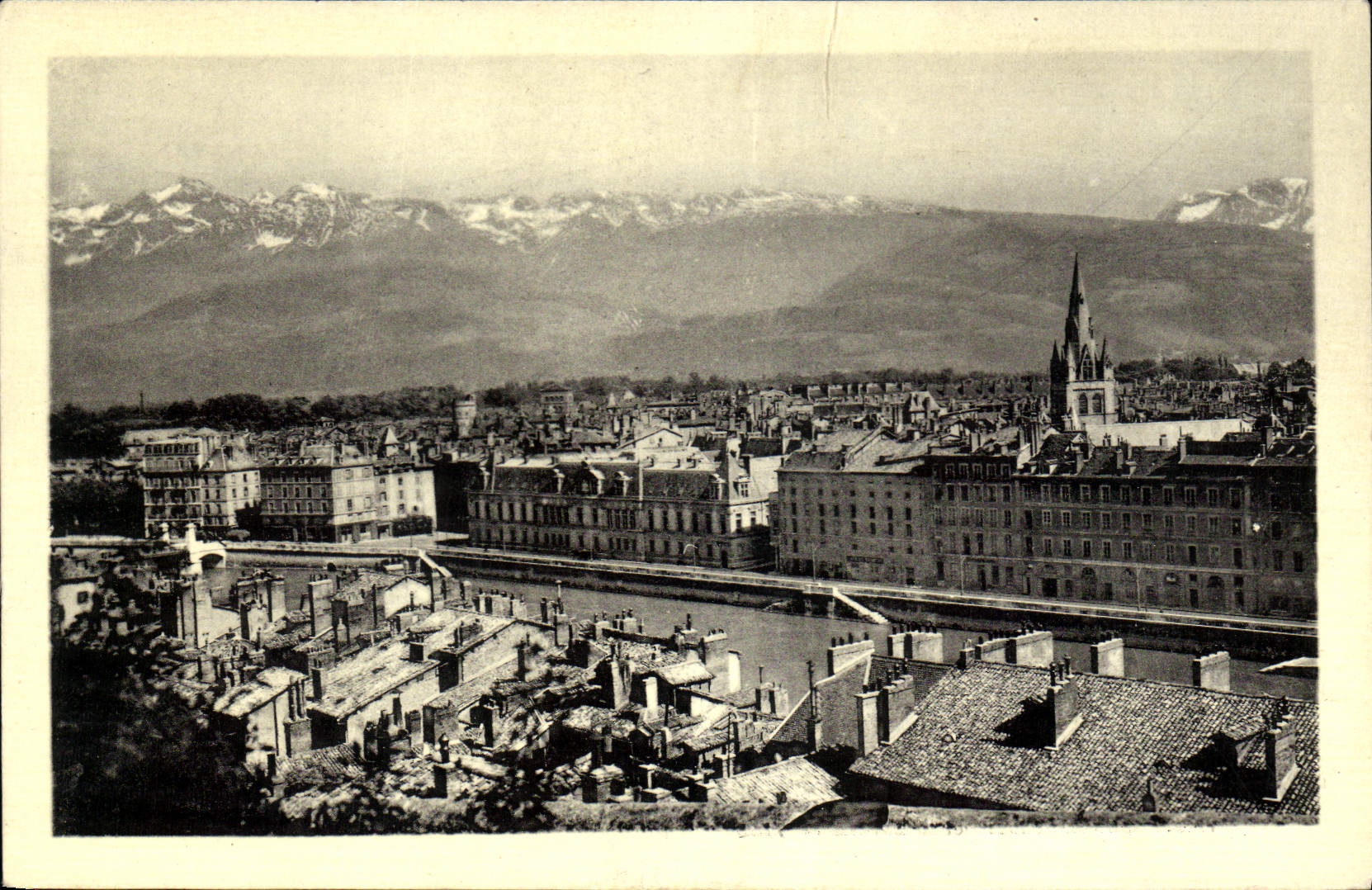 Grenoble — Allgemeiner Blick — Seilbahn über die Isère und den Stadtpark