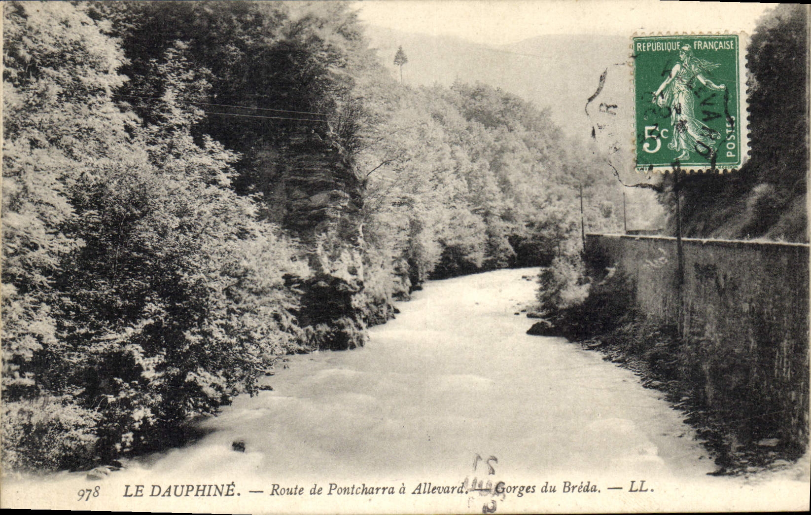 CPA Le Dauphine Route de Pontcharra a Allevard 
