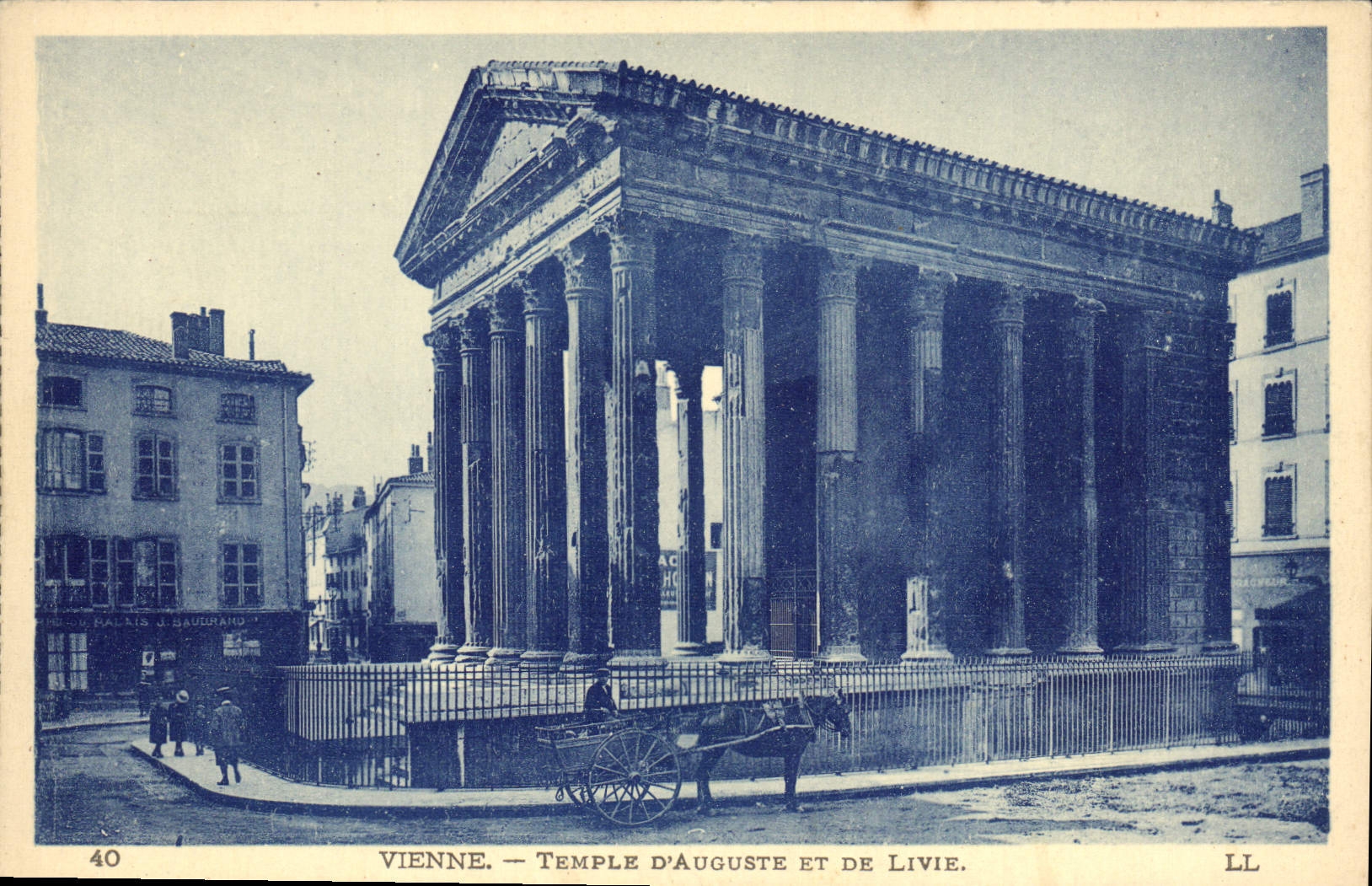 CPA Vienne Temple d'Auguste et de Livie 