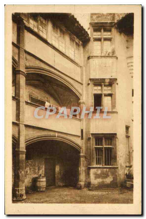 CPA Vienne Cour interieure Groupe de maisons du Moyen Age 