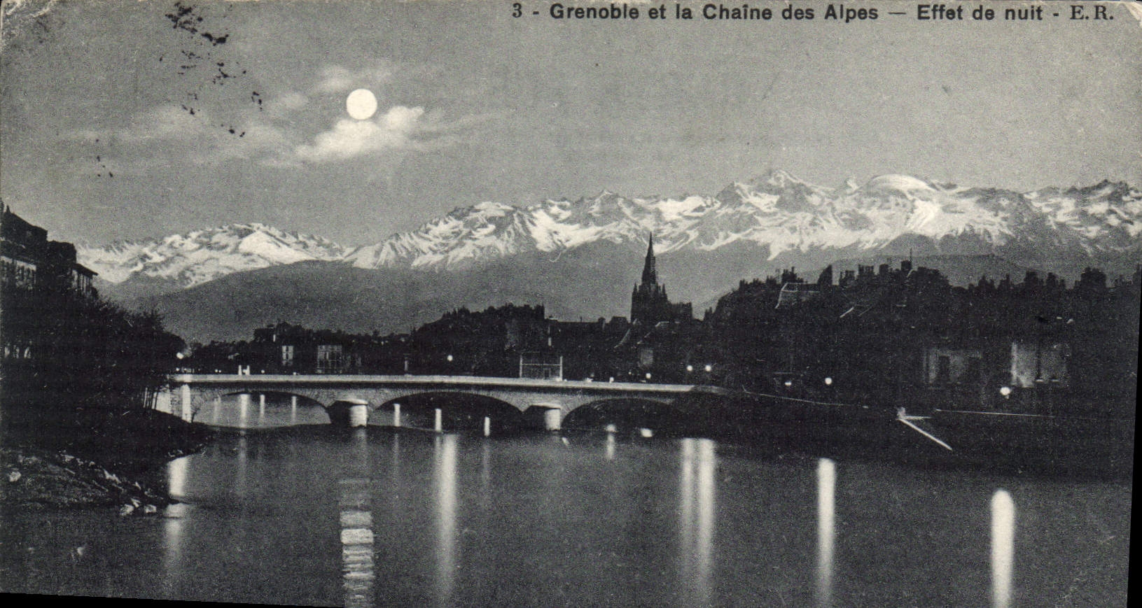 Grenoble et la Chaîne des Alpes — Effet de nuit — E.R.