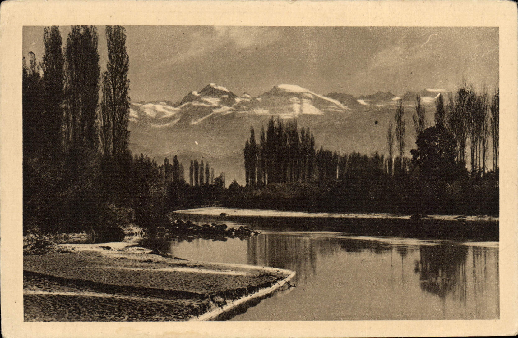 Grenoble — Les Bords de l'Isère et la Chaîne des Alpes — E. R.