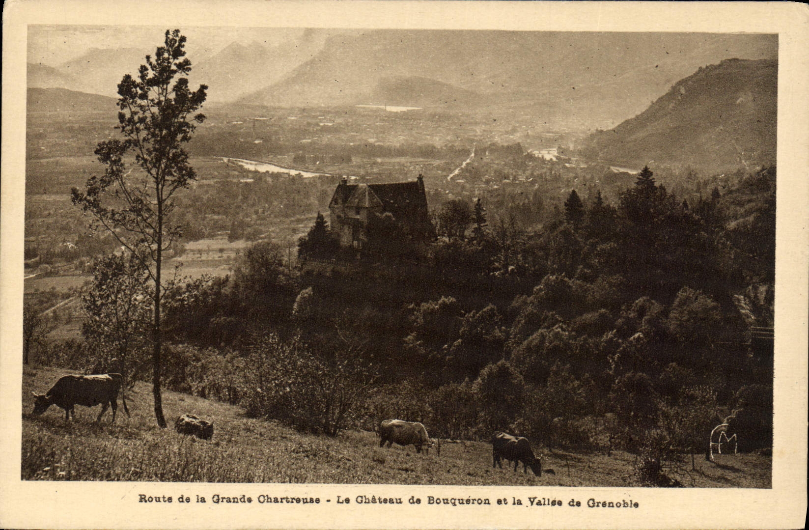 Routes de la Grande Chartreuse - Le Château de Bouquéron et la Vallée de Grenoble