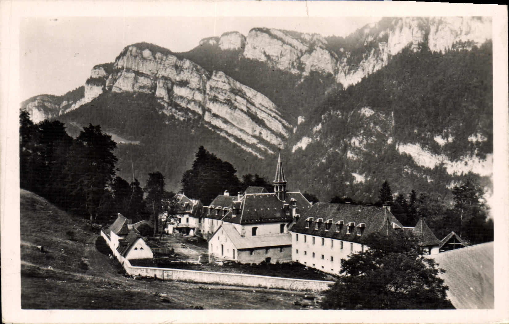 La Chartreuse de Curière — sur la route du Col de la Charmette — Les Éditeurs du Charme, Lyon