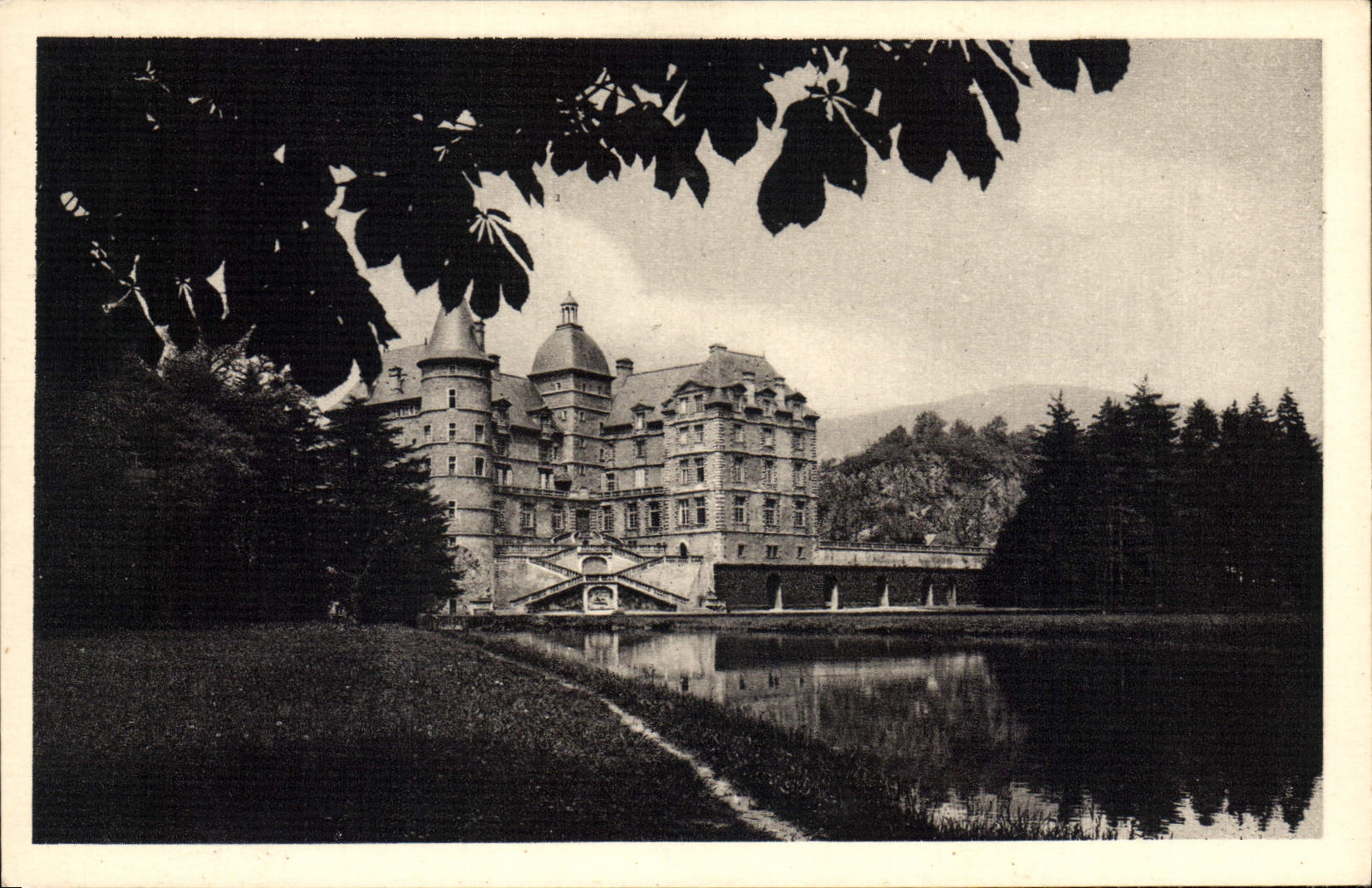 Château de Vizille — Façade sur le parc — Sert. Commercial, Paris