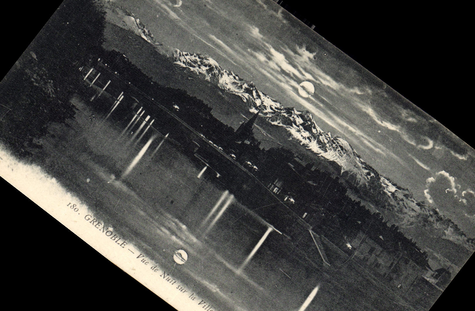 Grenoble — Vue de Nuit sur la Ville — n°180