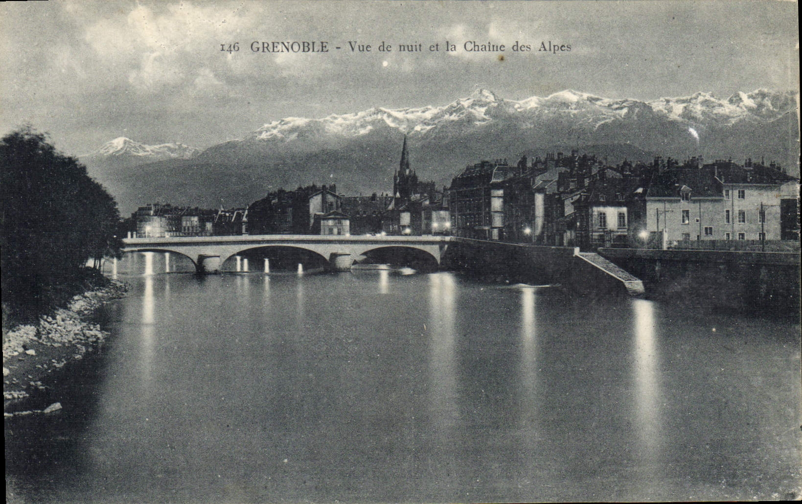 Grenoble - Vue de nuit et la Chaîne des Alpes — P. GAILLARD - phot. - Grenoble, n° 146