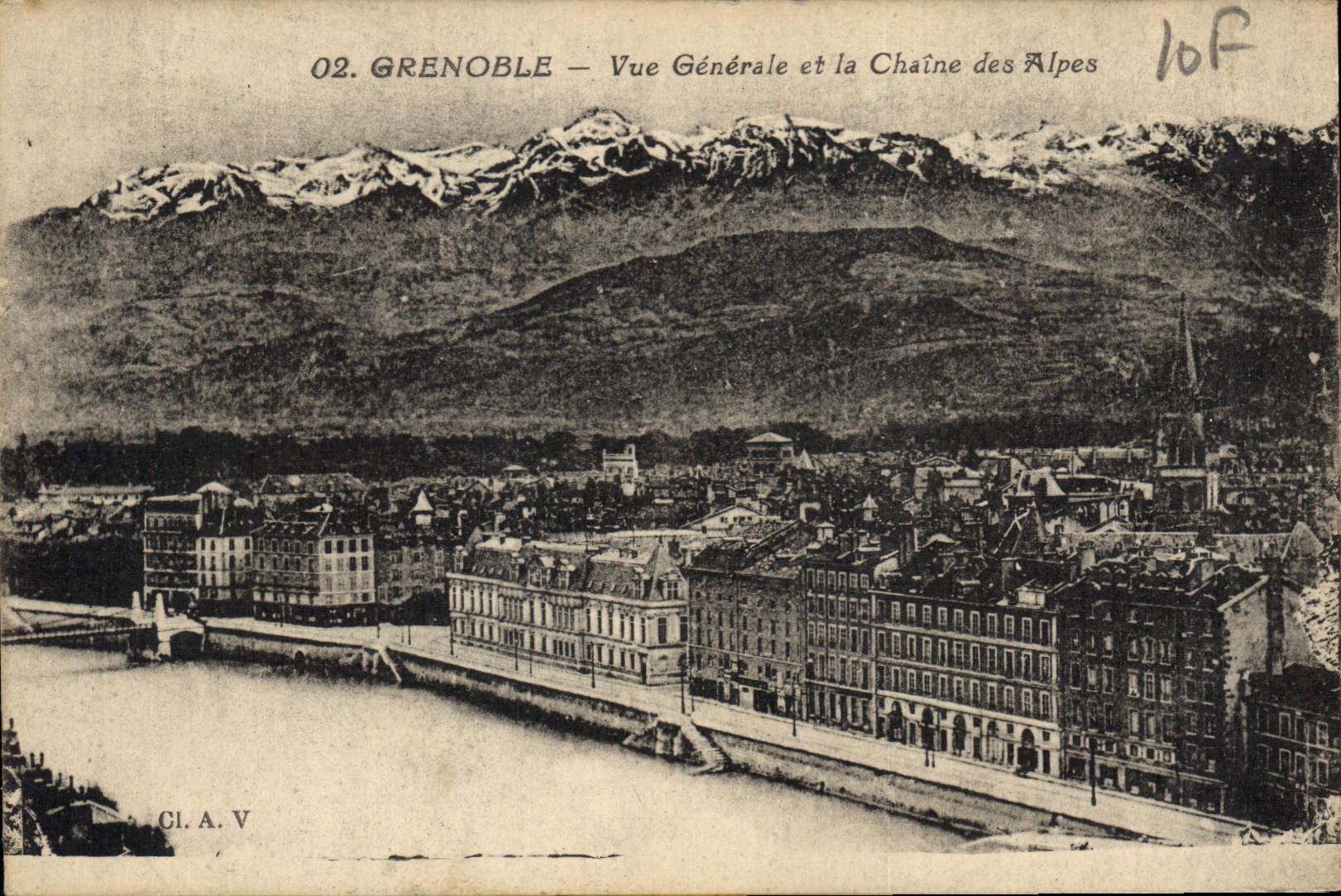 Grenoble — Vue Générale et la Chaîne des Alpes — CI. A. V. n°02