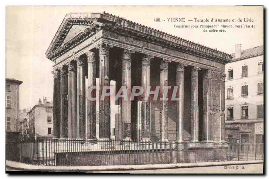 CPA Vienne Temple d'Auguste et de Livie Construit sous l'Empereur Claude vers l'an 41 de notre ere 