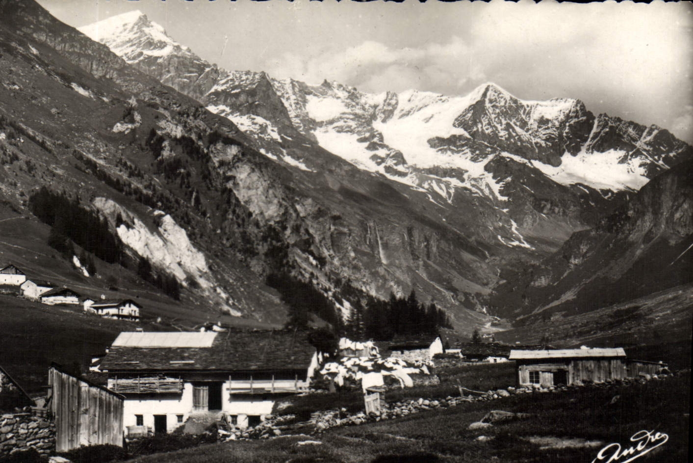 Paysages alpestres — Hameau au pied des glaciers — Édition Ernst Grenoble