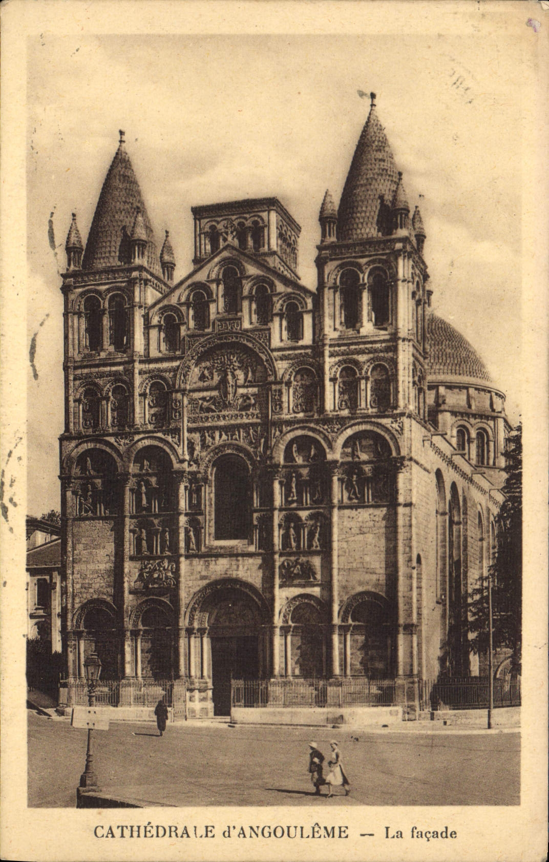 Kathedrale von Angoulême — Die Fassade