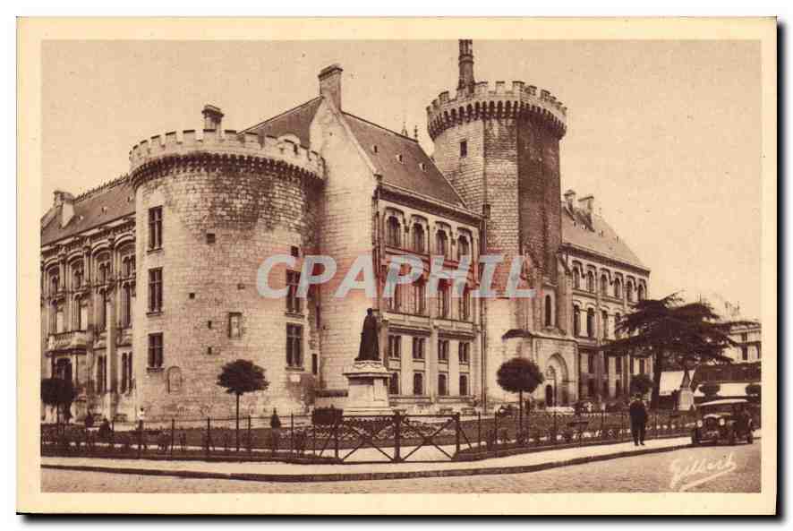 CPA Angouleme Hotel de Ville et Nouveau Square 
