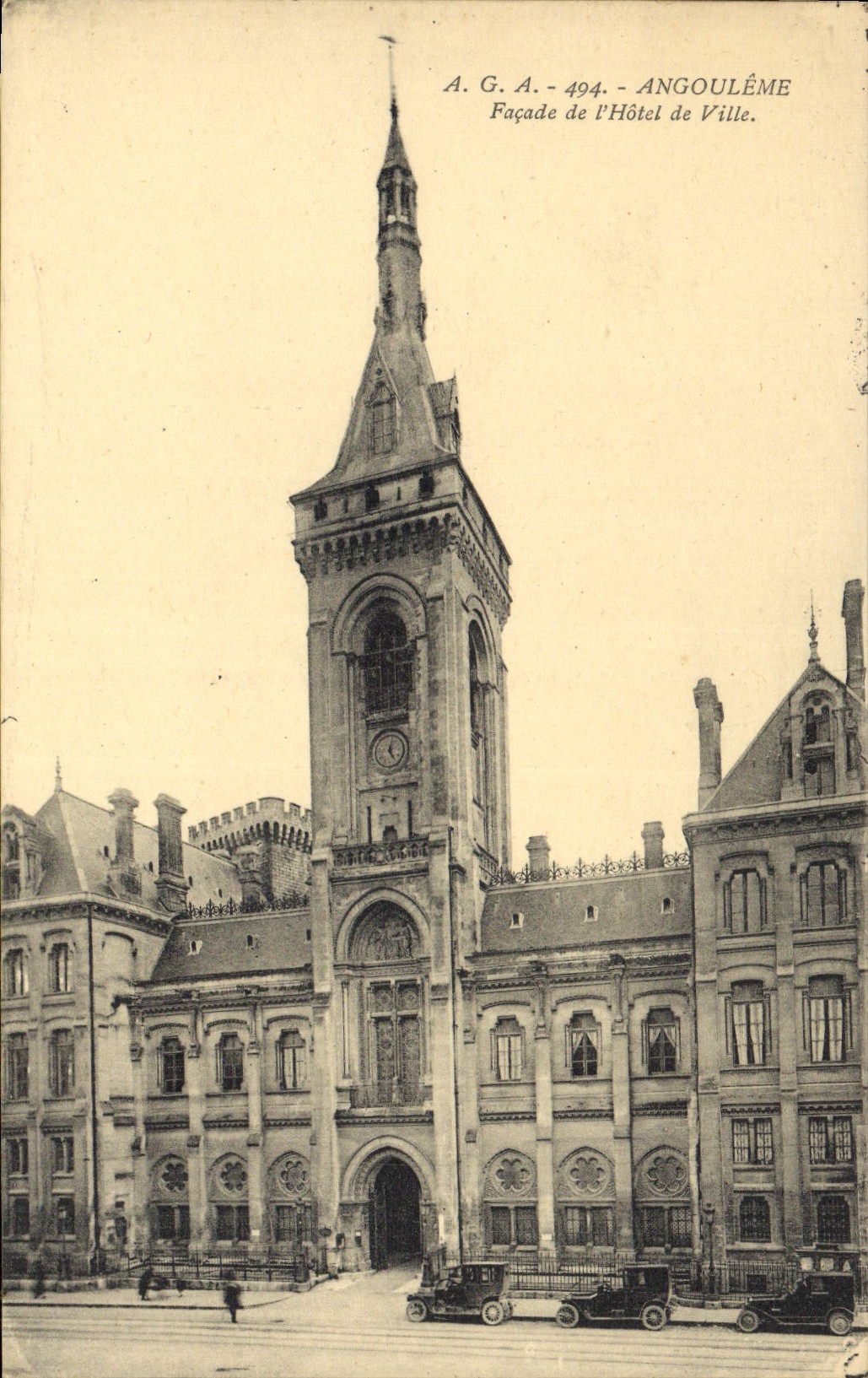 CPA Angouleme Facade de l'Hotel de Ville 
