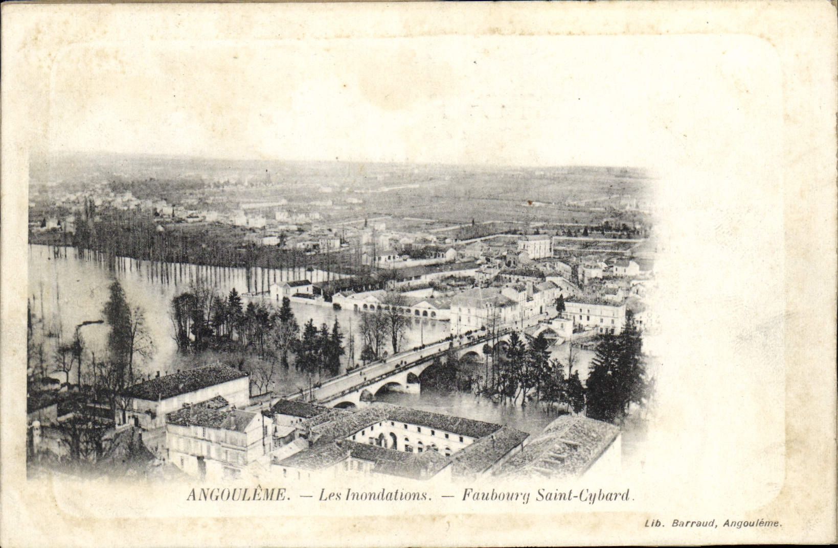 CPA Angouleme Les Inondations Faubourg Saint Cybard  (carte précurseur)