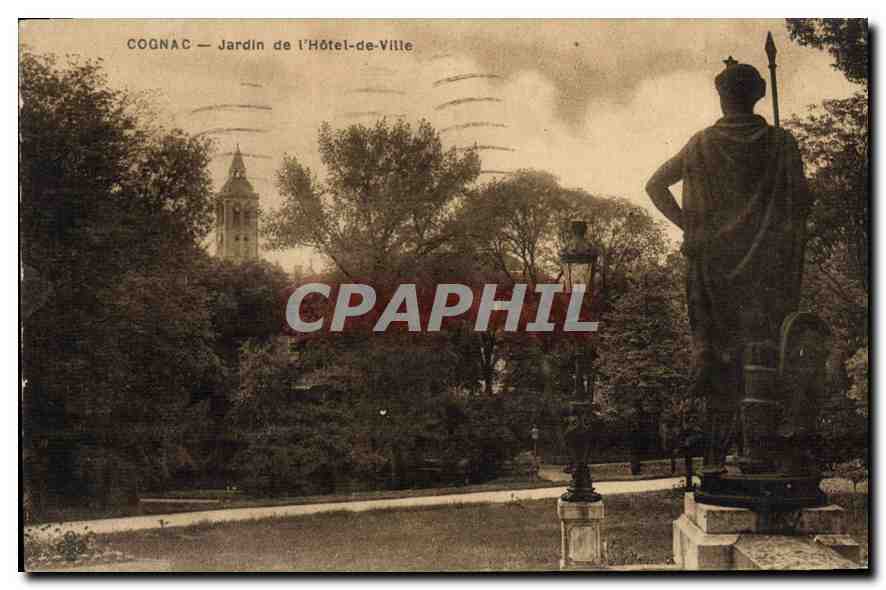 CPA Cognac Jardin de l'Hotel de Ville 