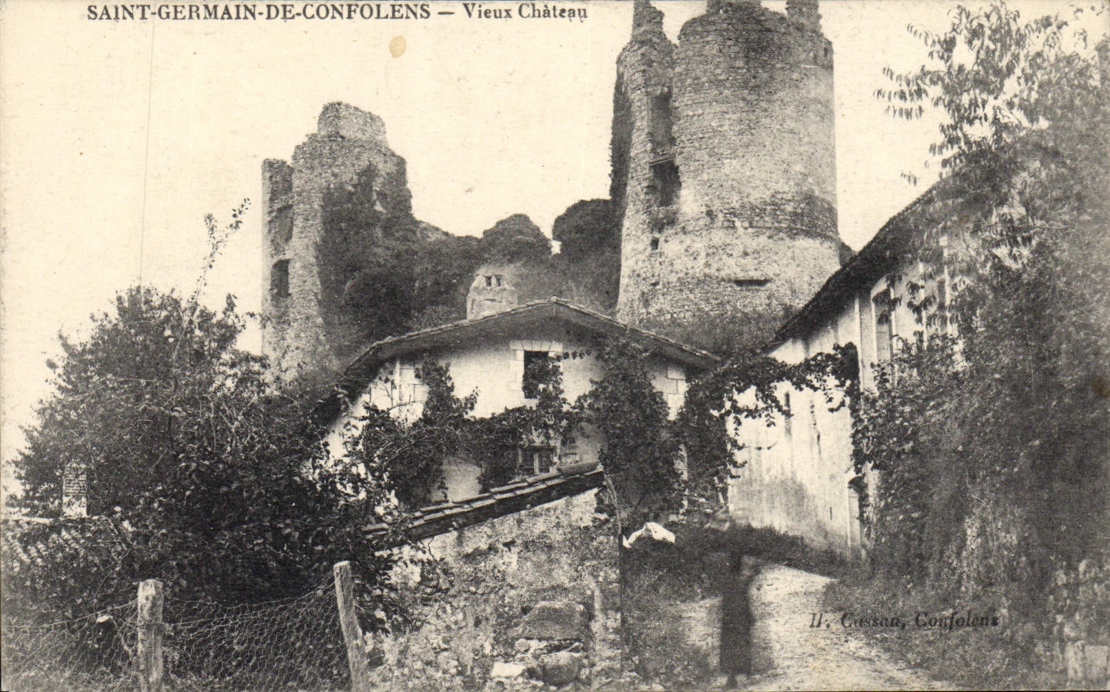CPA Saint Germain de Confolens vieux Chateau 