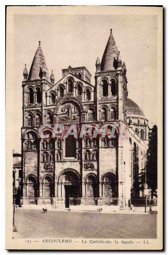 CPA Angouleme La Cathedrale la facade 
