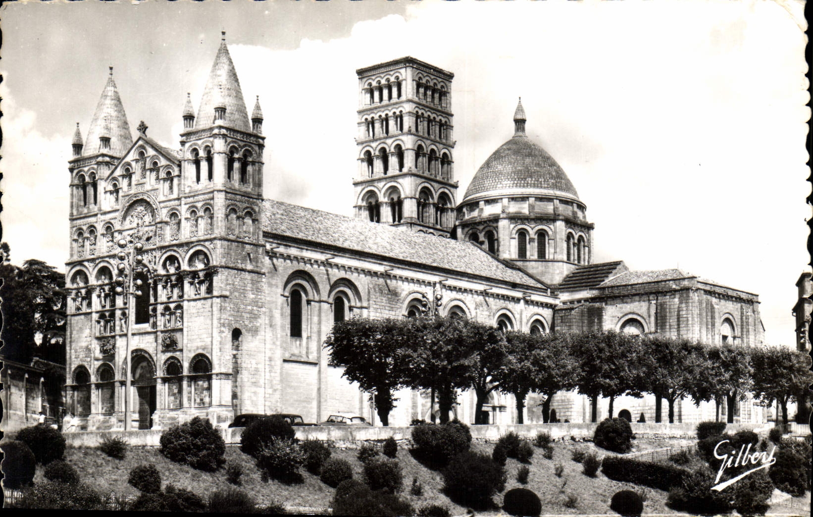 Cathedral of Saint-Pierre d'Angoulême — Éditions Gilbert, n°16