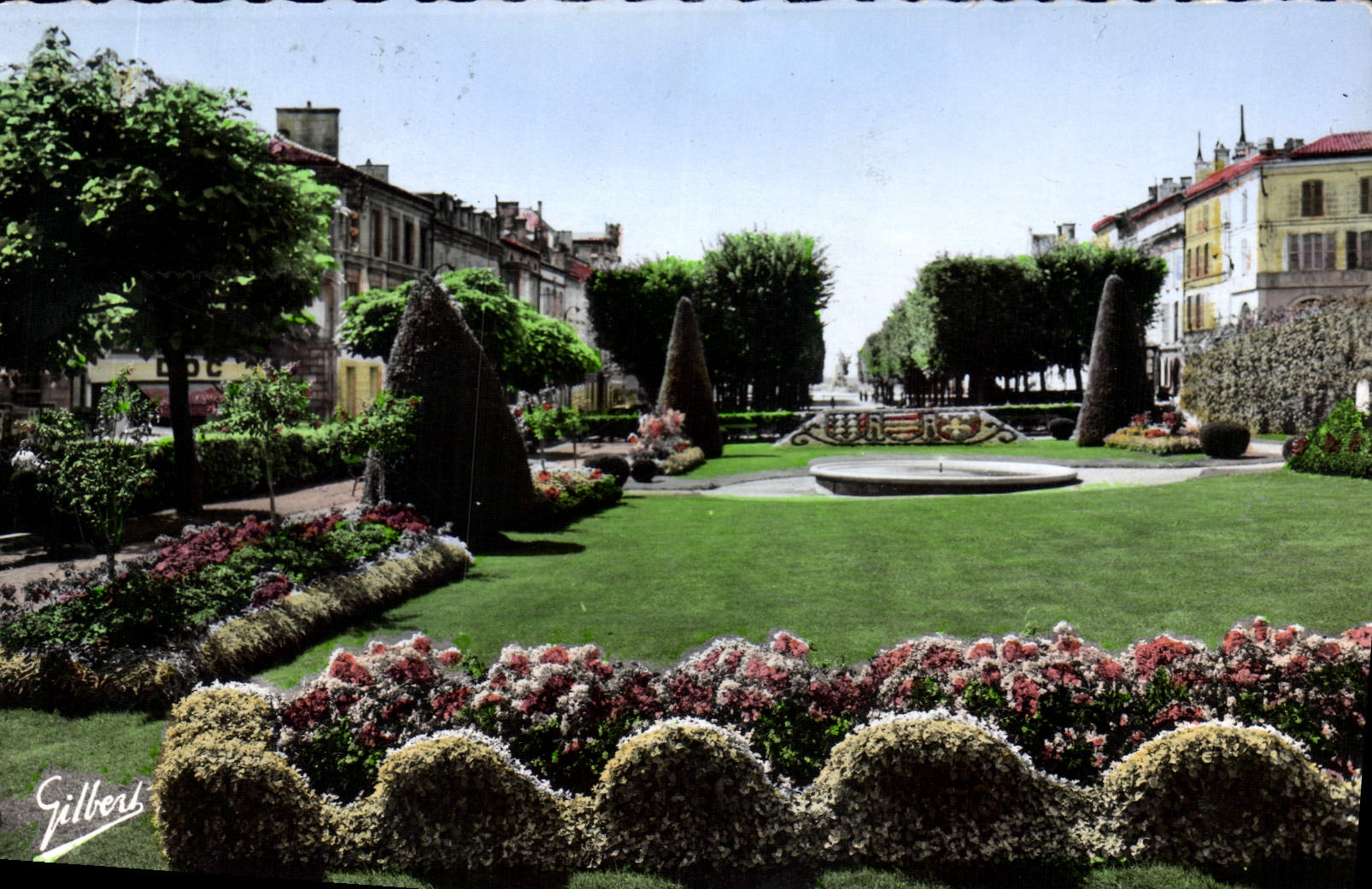 CPA Angouleme Jardins de l'Hotel de Ville et perspective sur la Place Commune 