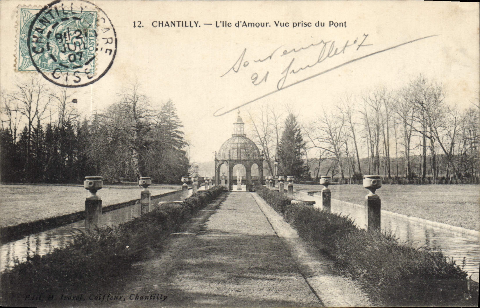 CPA Chantilly L'Ile d'Amour vue prise du Pont 