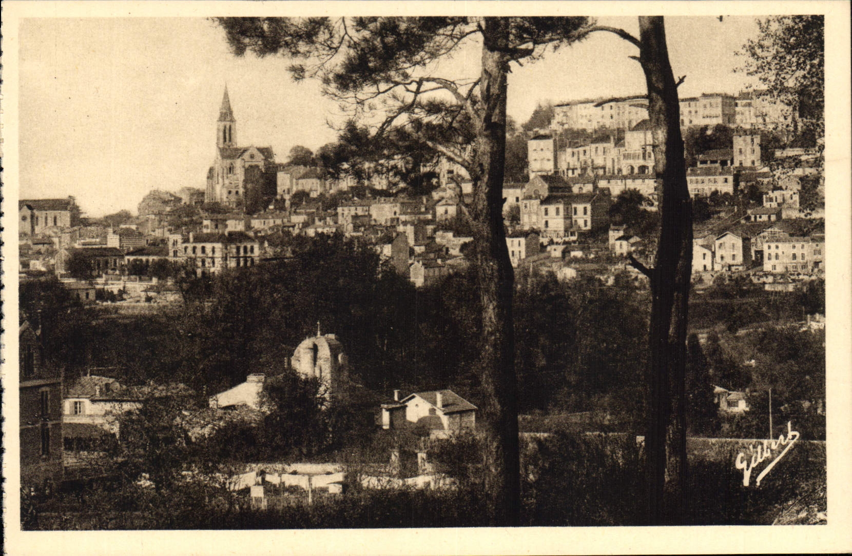 CPA Angouleme Versant Sud Ouest Quartier Saint Ausome au second plan Pavillon du Moyen Age 