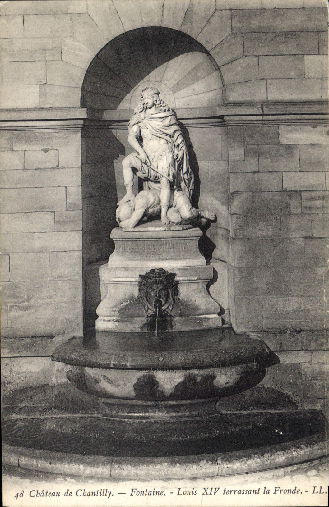 Château de Chantilly — Fontaine Louis XIV terrassant la Fronde — LL. n°48