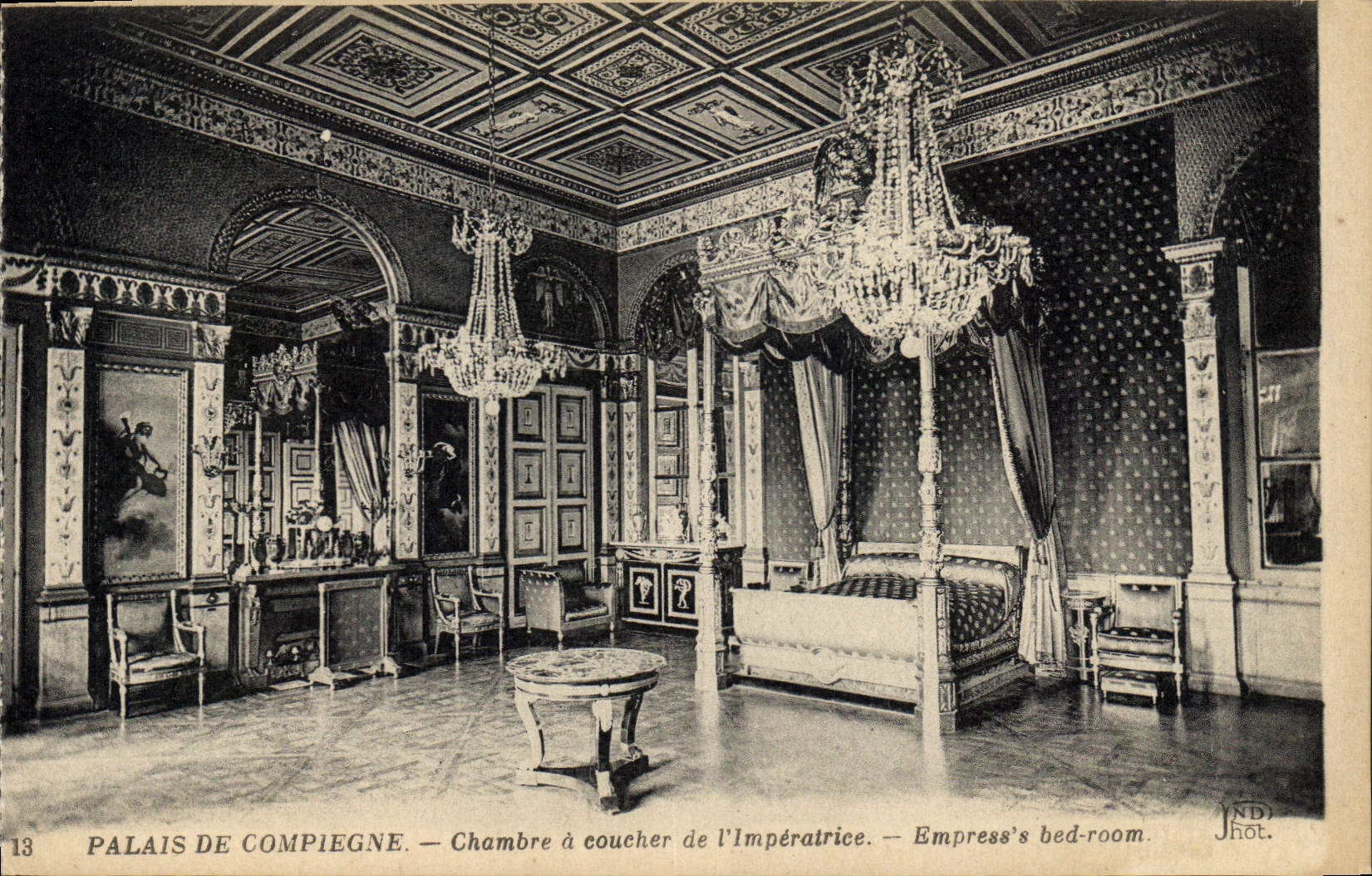 CPA Palais de Compiegne Chambre a coucher de l'Imperatrice 