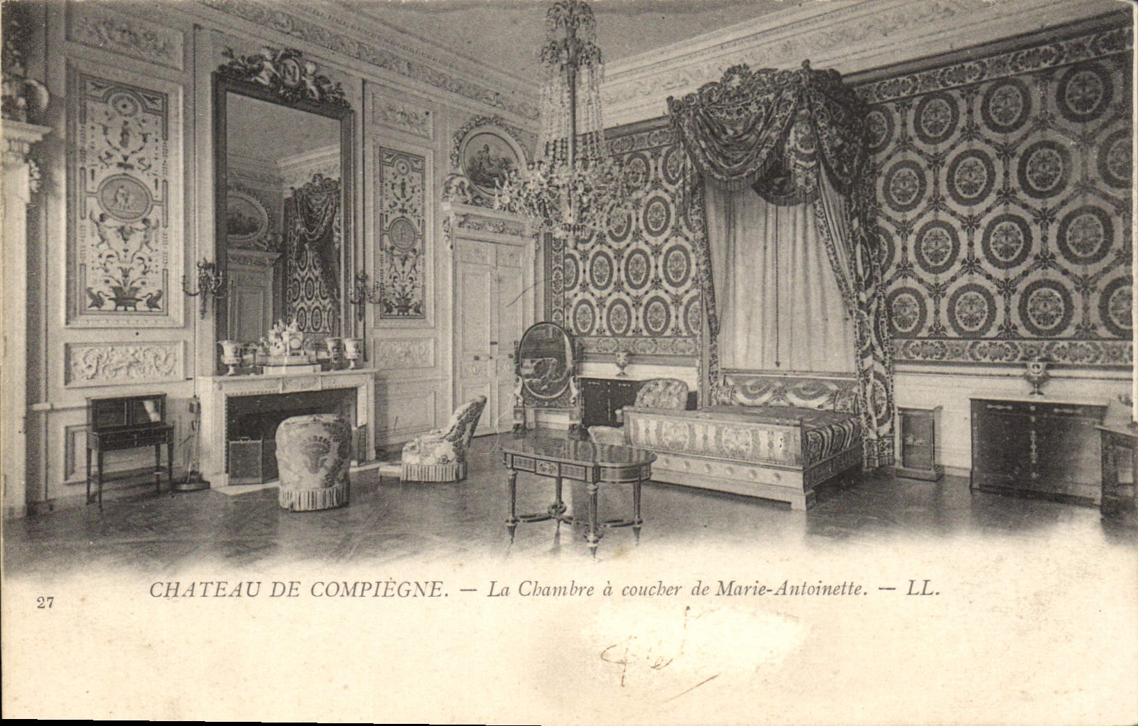Château de Compiègne — La Chambre à coucher de Marie-Antoinette — LL. — N° 27