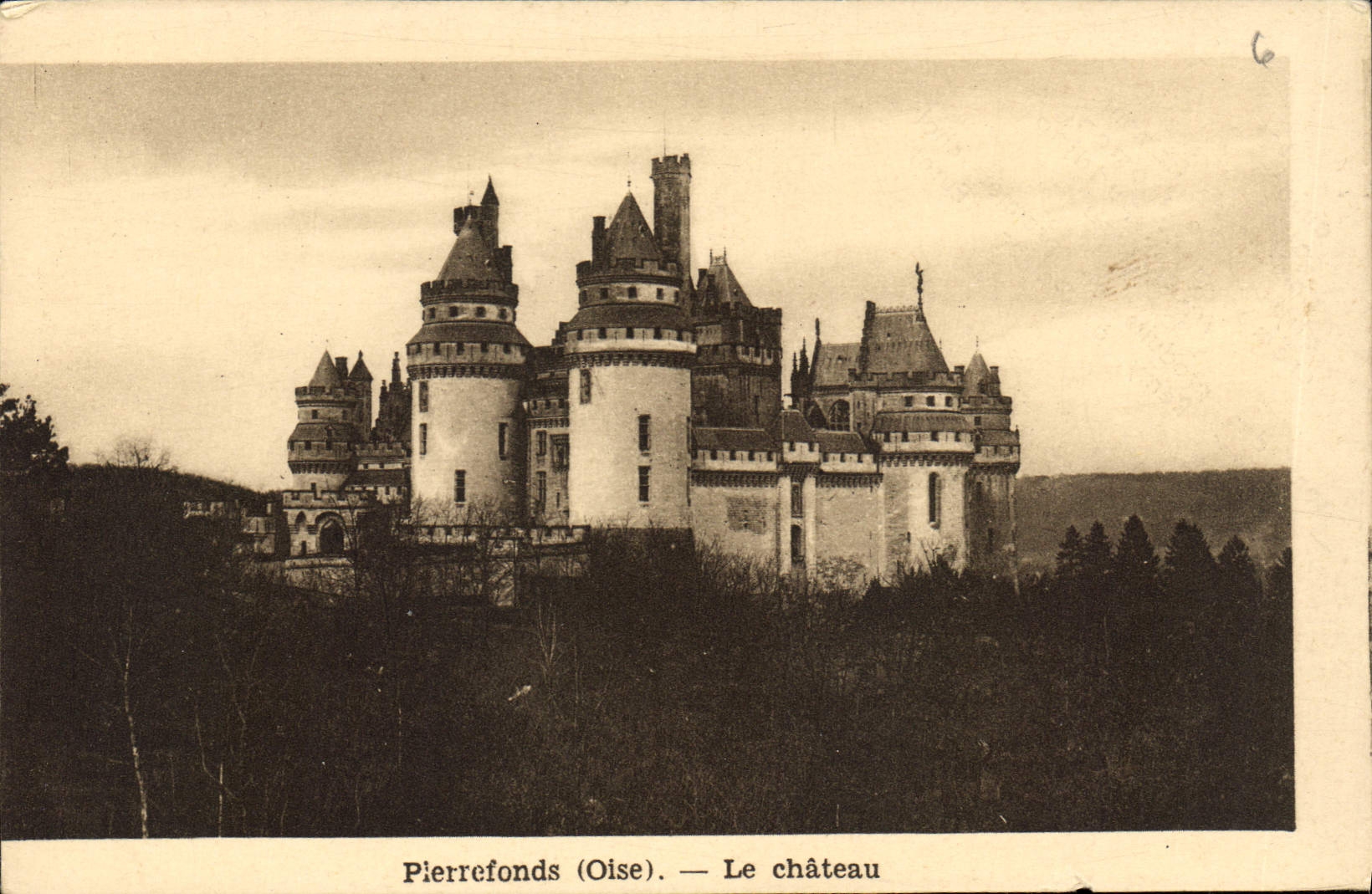 Pierrefonds (Oise). — Le château