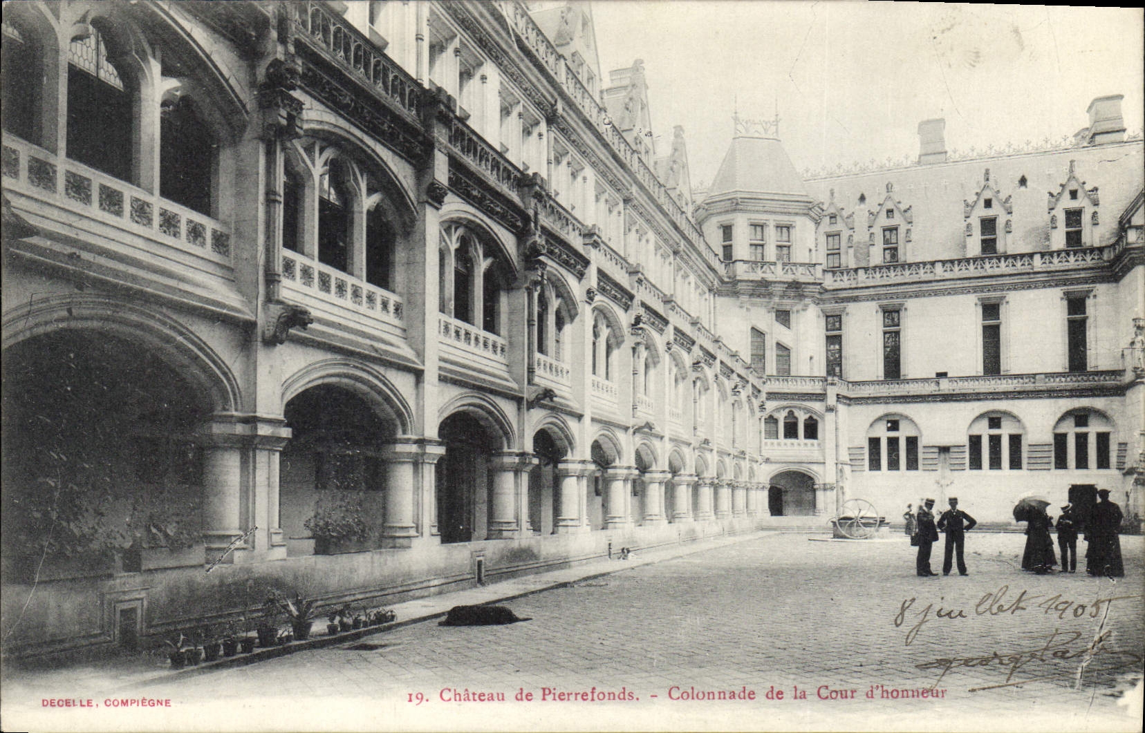 Château de Pierrefonds — Colonnade de la Cour d'honneur — Décelle, Compiègne, n°19
