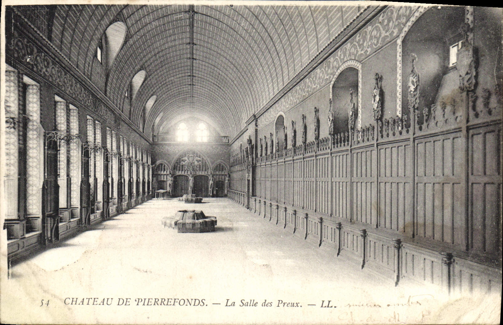 Château de Pierrefonds — La Salle des Preux — LL. n°54