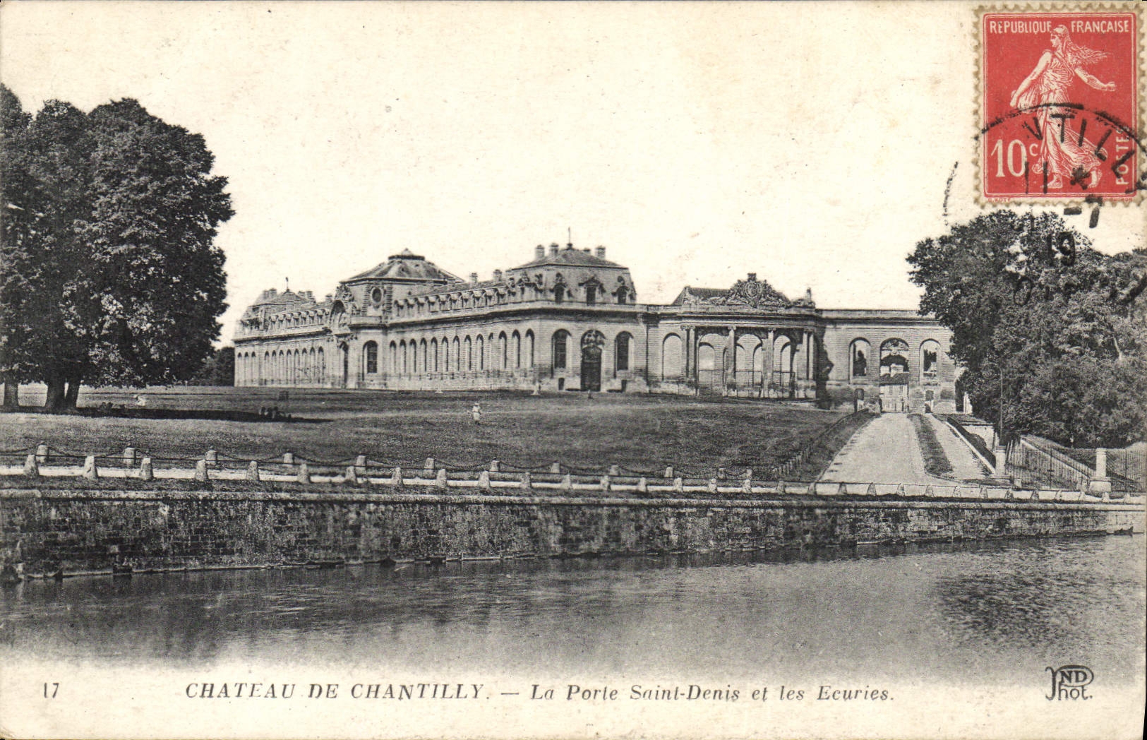 Château de Chantilly — La Porte Saint-Denis et les Écuries — JND Phot.