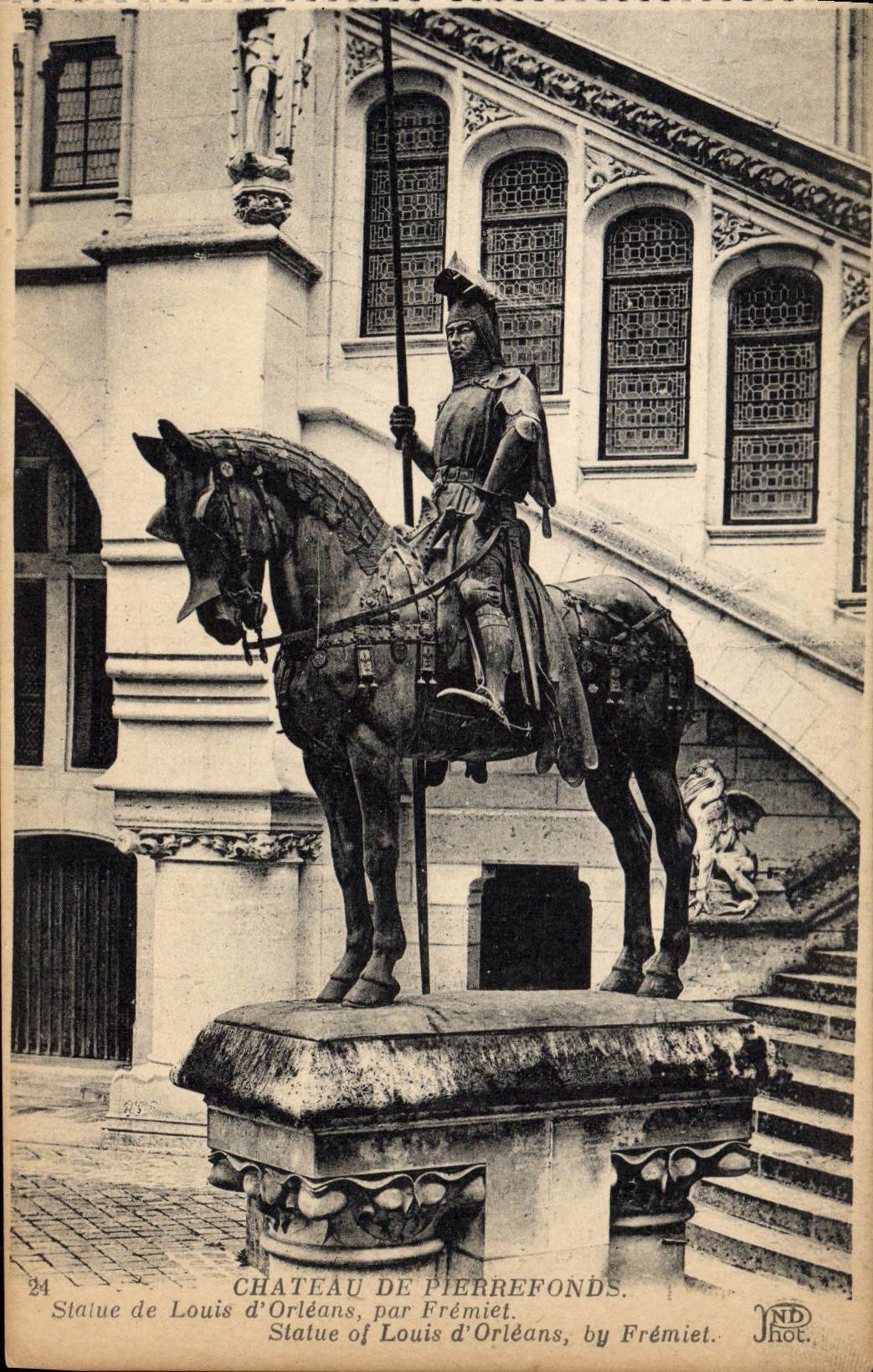 Statue de Louis d'Orléans — Château de Pierrefonds — par Frémiet