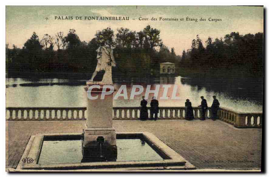 Palais de Fontainebleau — Cour des Fontaines et Étang des Carpes — Édition Edith, Fontainebleau