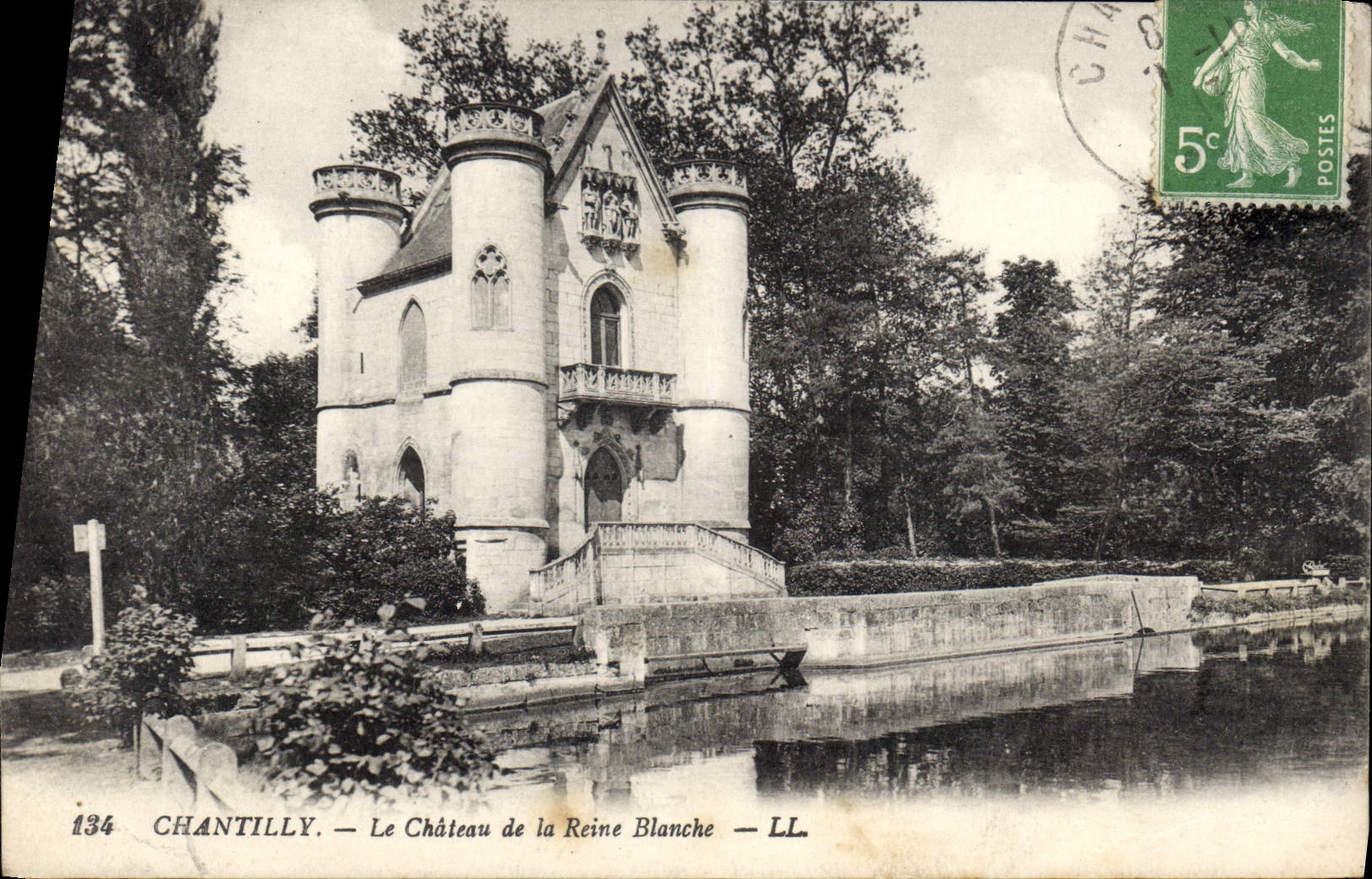 Chantilly — Le Château de la Reine Blanche — LL