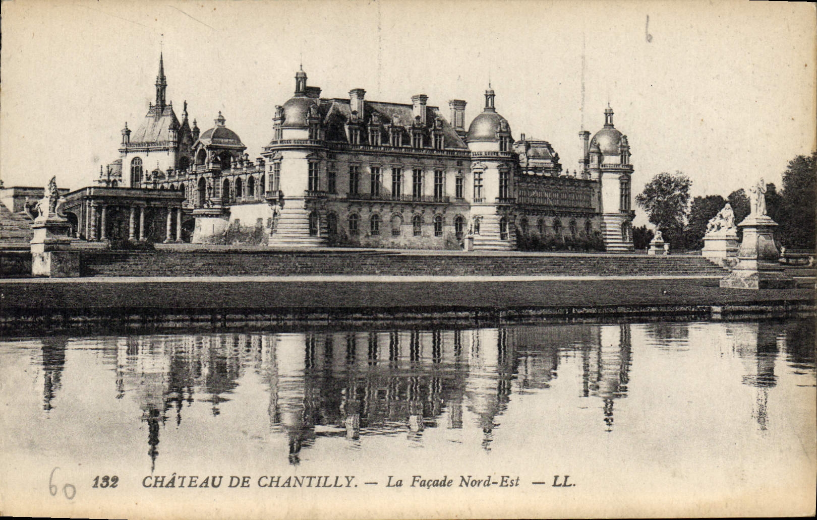 CPA Chateau de Chantilly la Facade Nord Est 
