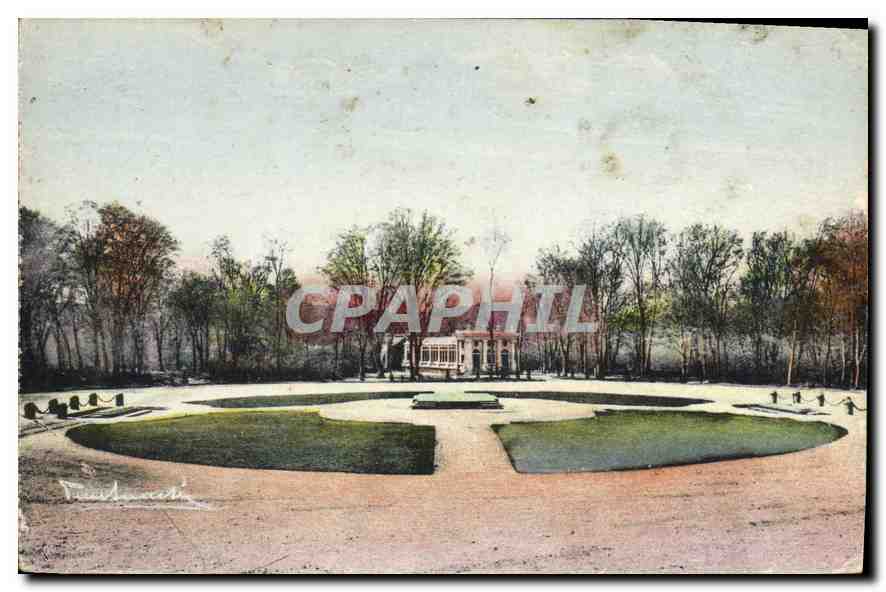 CPA Foret de Compiegne Vue generale de la Clairiere de l'Armistice Au fond l'Abri du Wagon du Marech