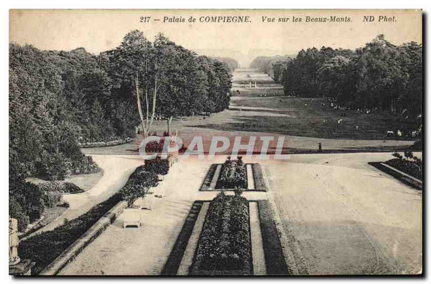 CPA Palais de Compiegne Vue sur les Beaux Monts 