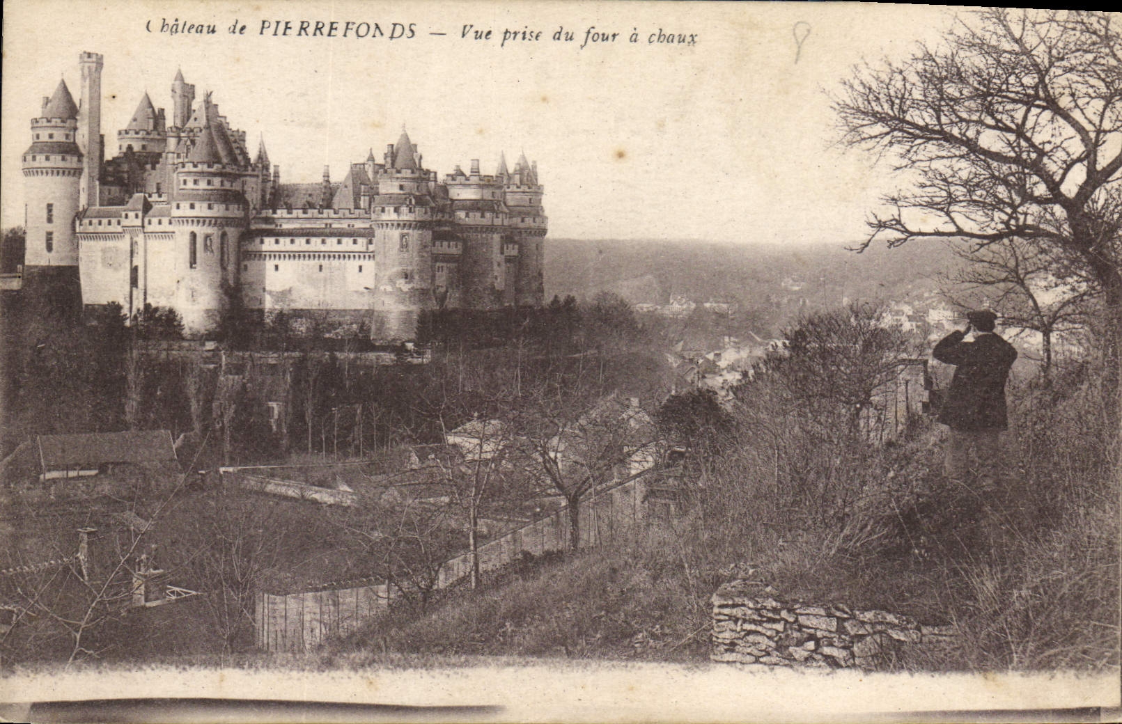 Château de PIERREFONDS — Vue prise du four à chaux