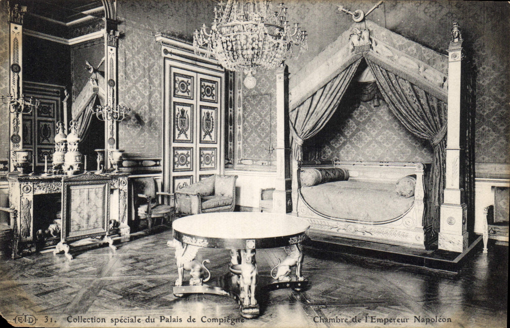 CPA Collection speciale du Palais de Compiegne Chambre de l'Empereur Napoleon 