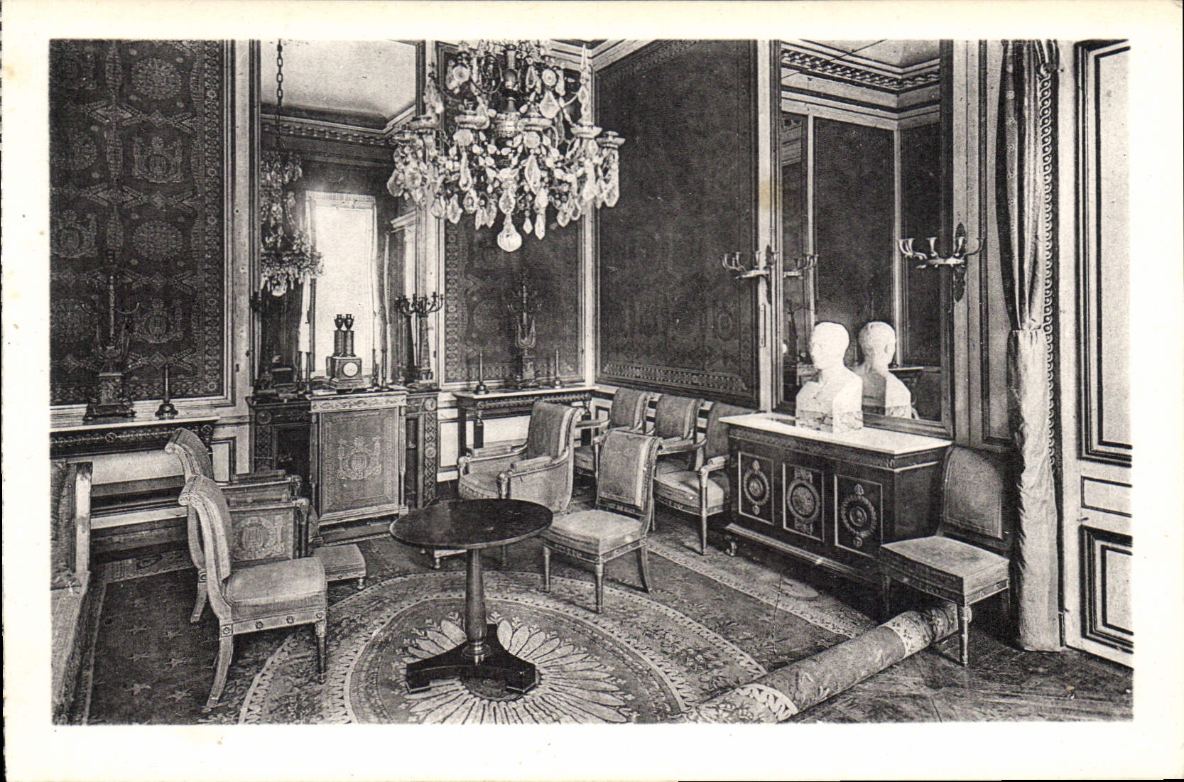 Château de Fontainebleau — Le Cabinet de l'Abdication — CPAPHIL