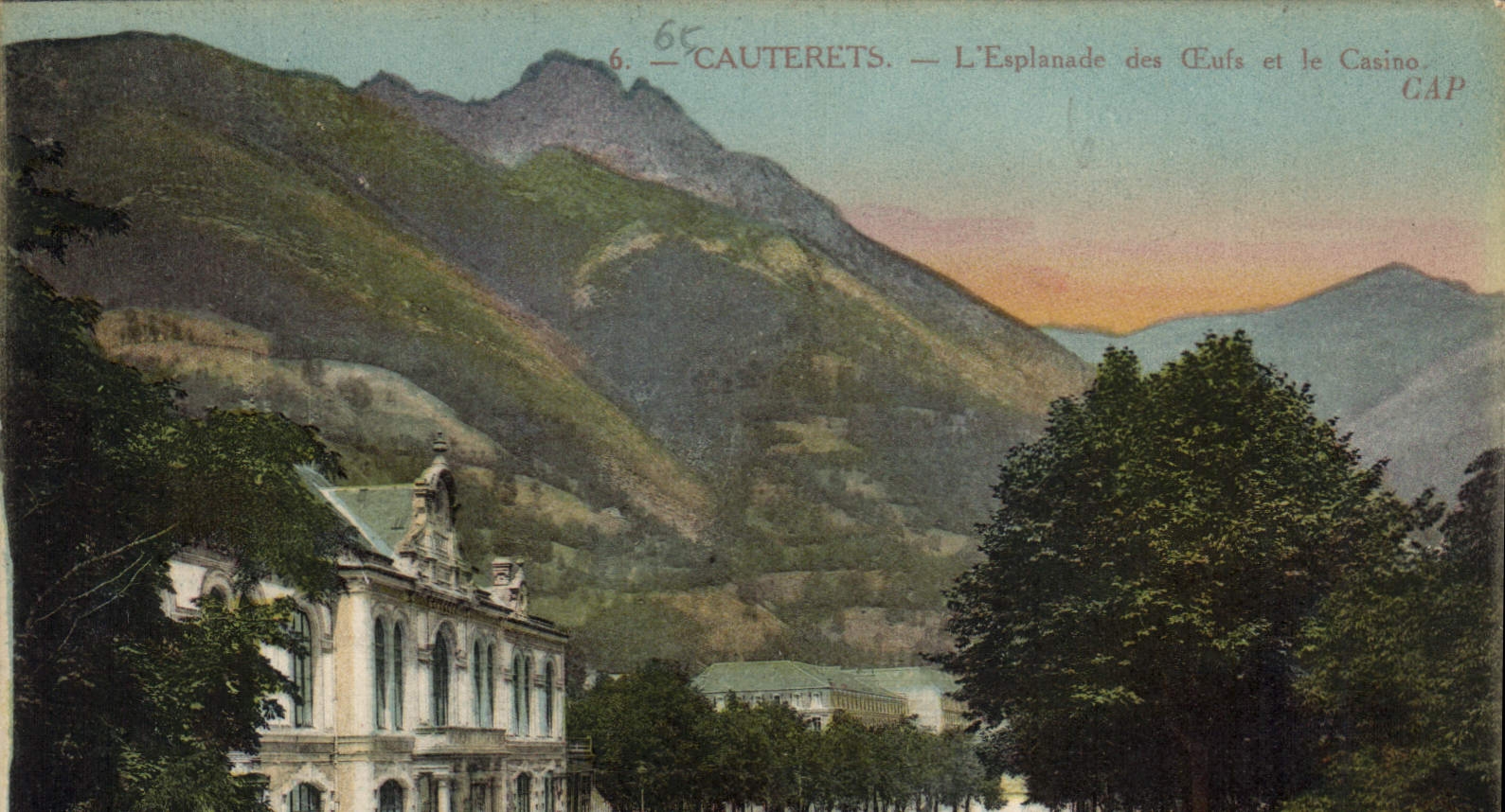 Cauterets — L'Esplanade des Eufs et le Casino — CAP