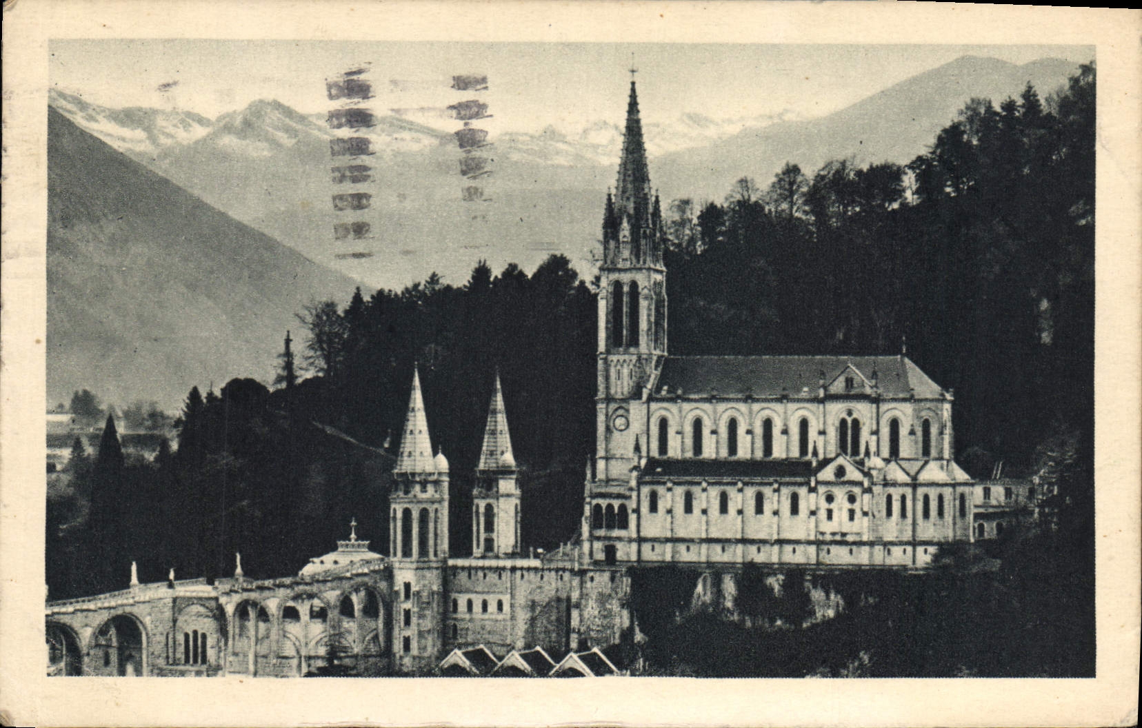 CPA Lourdes la Basilique et le Pic du Jer 