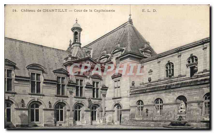 CPA Chateau de Chantilly Cour de la Capitainerie 