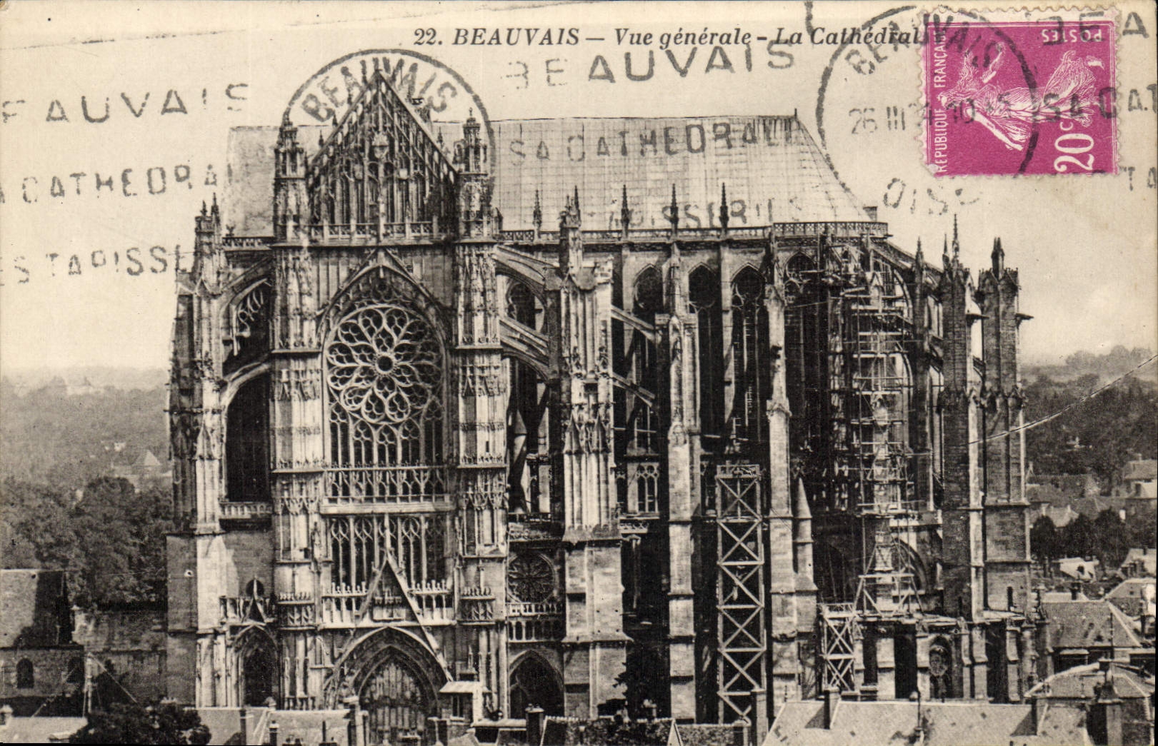 CPA Beauvais  Vue generale La Cathedrale 