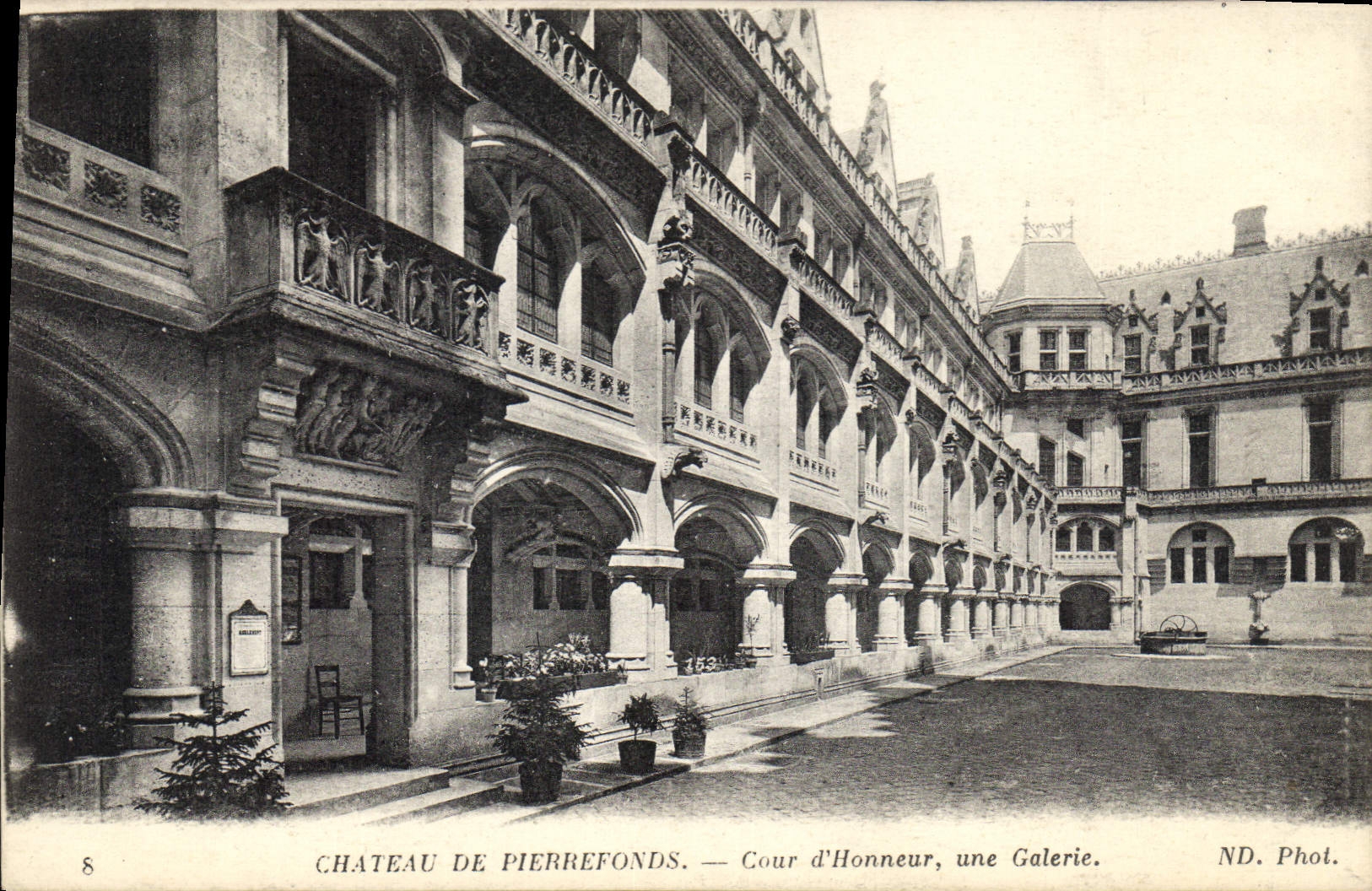 Château de Pierrefonds — Cour d'Honneur, a Gallery — ND. Phot.