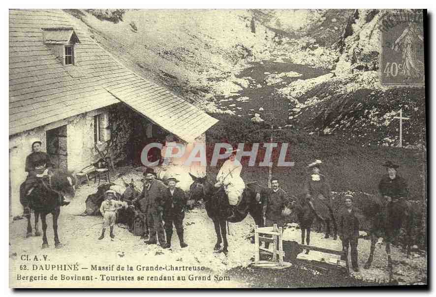 REPRO Dauphine Massif de la Grande Chartreuse Bergerie de Bovinant Touristes se rendant au Grand Som