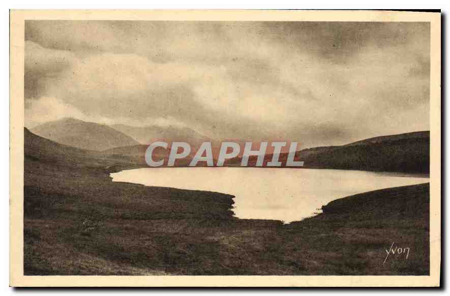 CPA Auvergne Environs du Mont Dore Puy de Dome Le Lac de Guery 